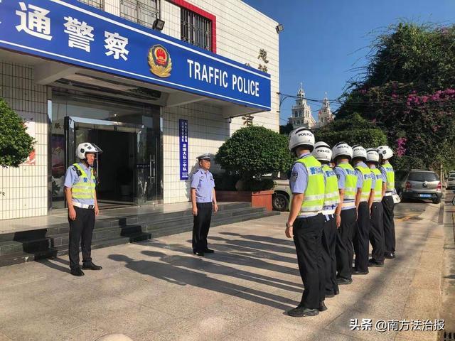 廣東汕頭交警警用摩托車巡邏新舉措來了(組圖) 廣東汕頭交警警用摩托車巡邏新舉措來了(組圖)